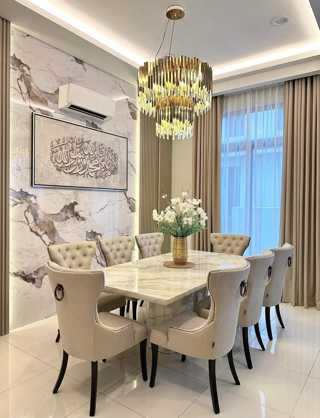 Executive Banquet Suite with Champagne Profile Crockery Credenza #44